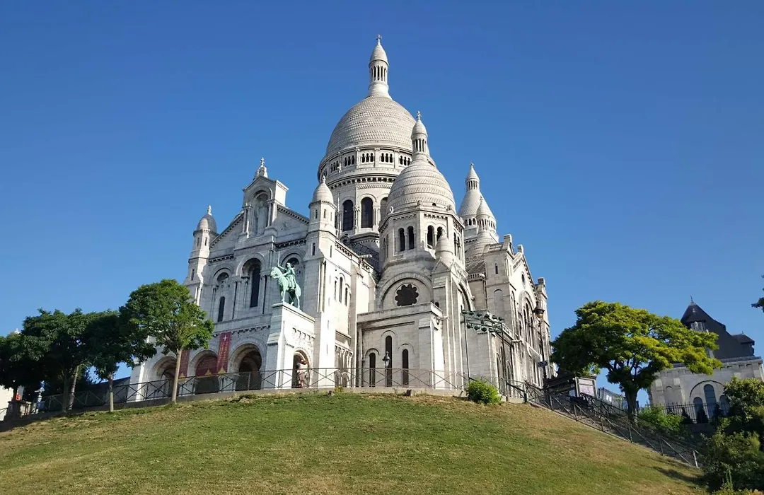 Paris Montmartre, Mairie Du 18E-1